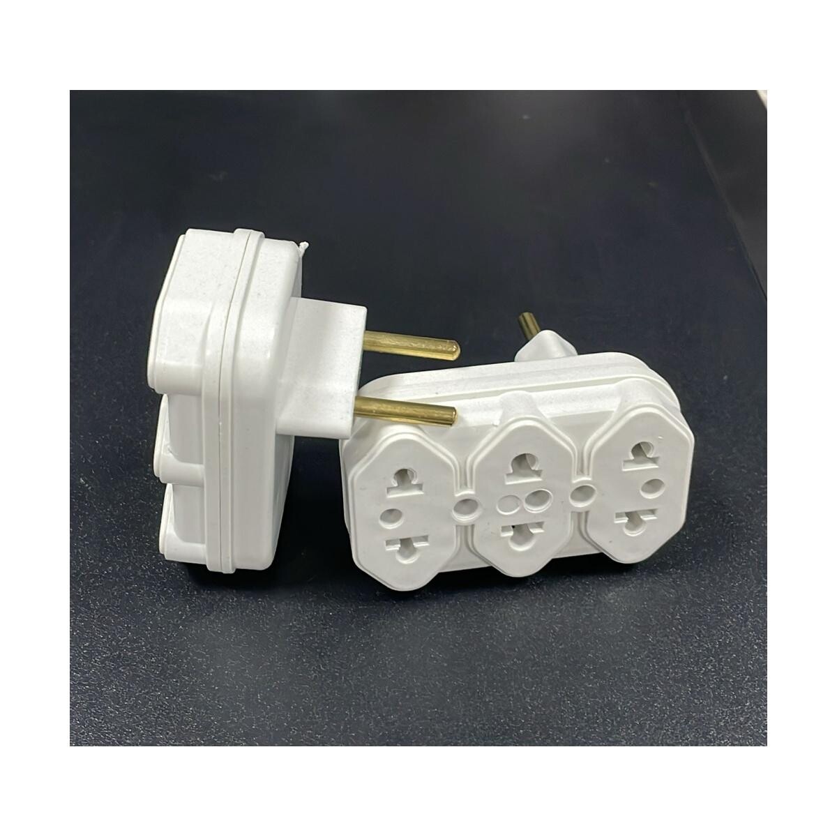 Te Luz Iex 3 Saídas Tipo L 2p Adaptador Multi 10a/20a