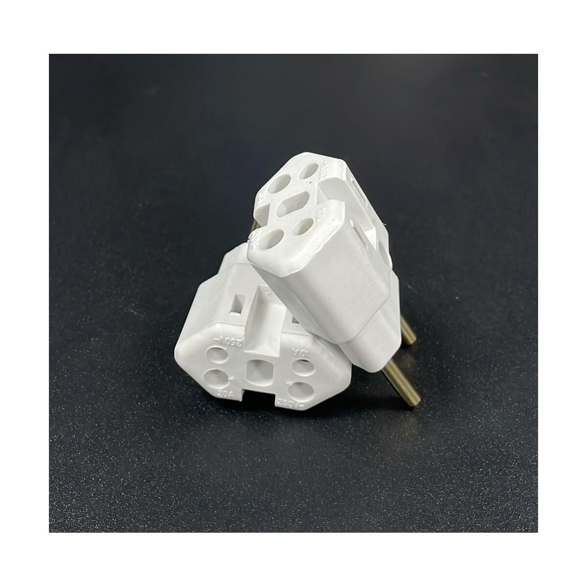 Adaptador Plug Tomada Iex 2p para 3p 10a/20a