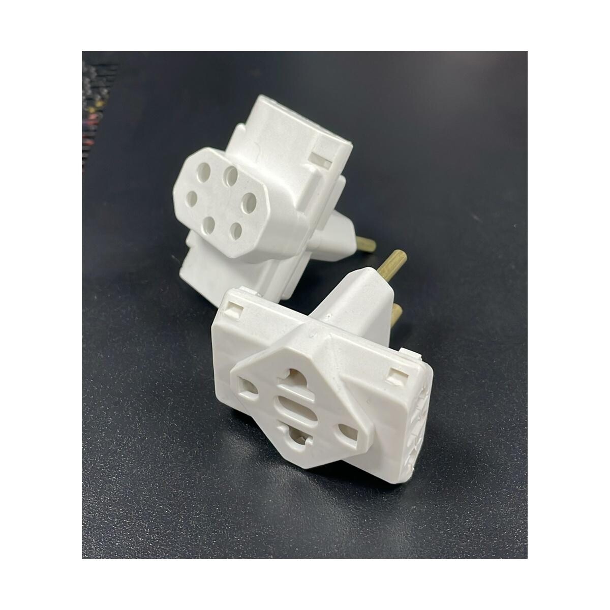 Te Luz Iex 3 Saídas 2p Adaptador Elétrico 10a/20a